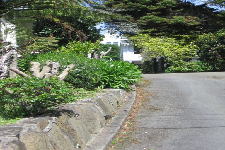 Photo of property in 19a Woodmancote Road, Khandallah, Wellington, 6035