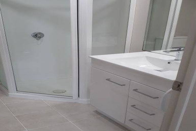 Photo of property in 3r/10 Crown Lynn Place, New Lynn, Auckland, 0600