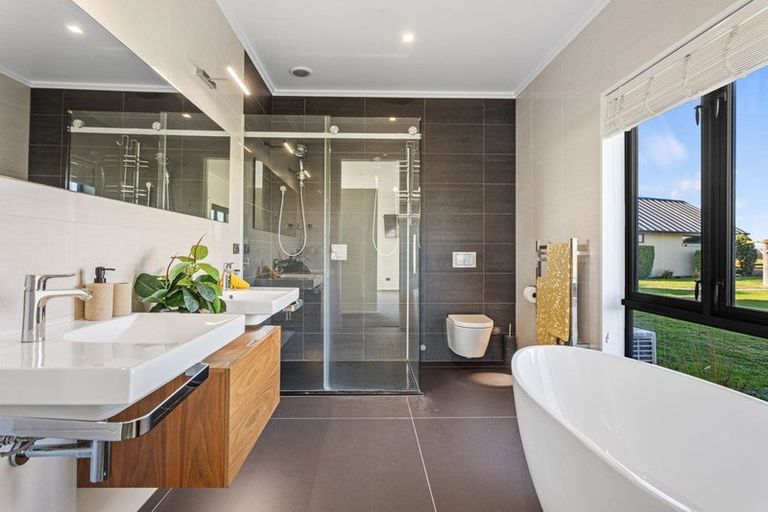 Photo of property in 585 Coutts Island Road, Coutts Island, Christchurch, 7670