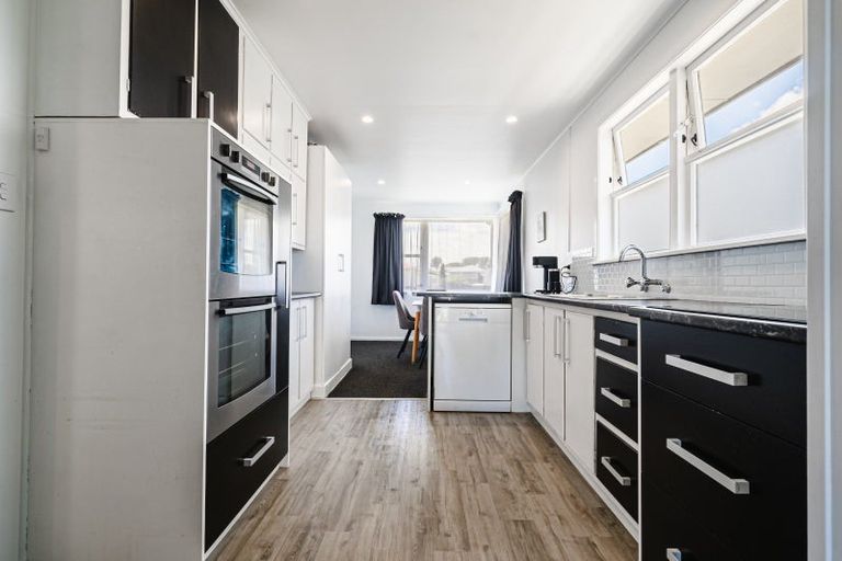 Photo of property in 65 Cloten Road, Stratford, 4332