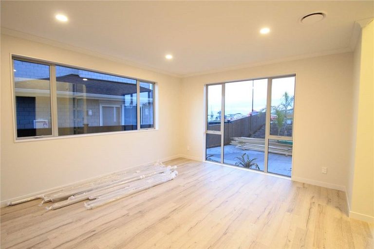 Photo of property in 11 Maka Terrace, Orewa, 0931