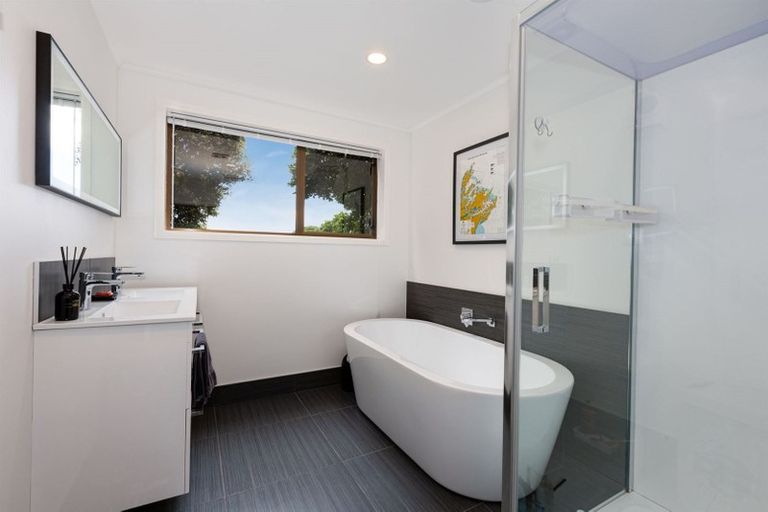 Photo of property in 109 Golf Road, Paraparaumu Beach, Paraparaumu, 5032