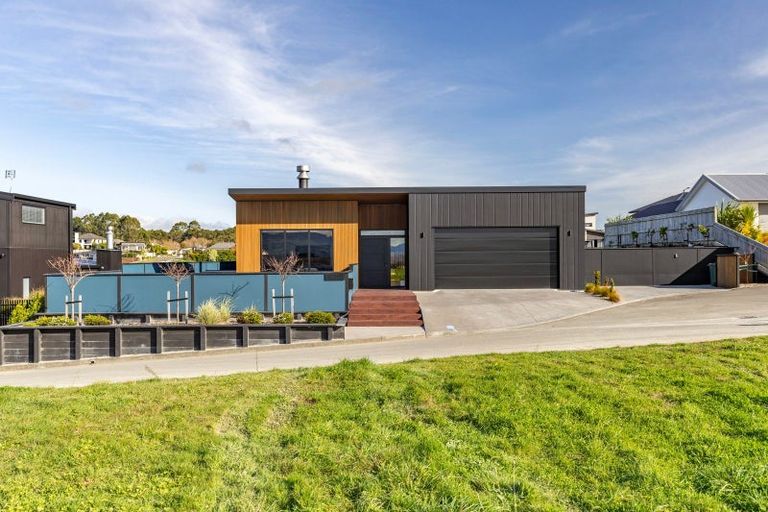 Photo of property in 7 Edenmore Terrace, Fitzherbert, Palmerston North, 4410