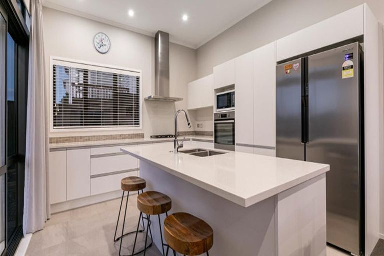 Photo of property in 41 Maka Terrace, Orewa, 0931