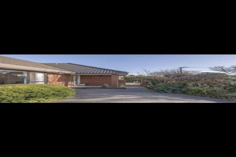 Photo of property in 423 Harewood Road, Harewood, Christchurch, 8051