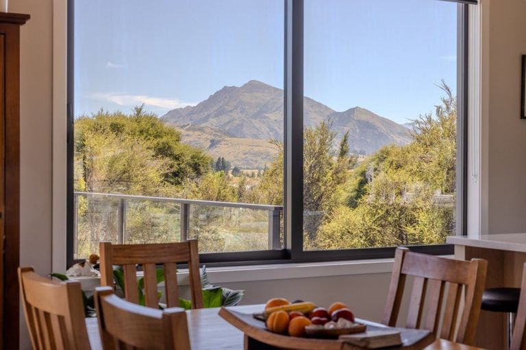 Photo of property in 6 Nokomai Street, Wanaka, 9305