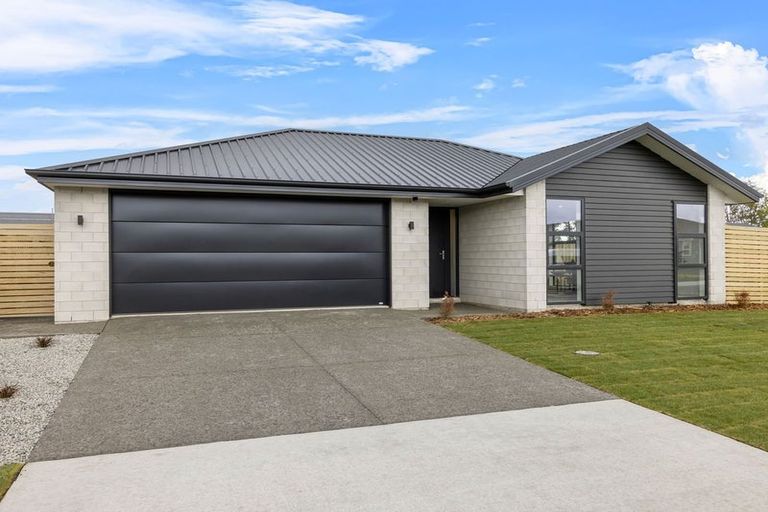 Photo of property in 12 Cam Mill Place, Rangiora, 7400