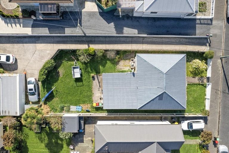 Photo of property in 42 Hargest Crescent, Saint Kilda, Dunedin, 9012