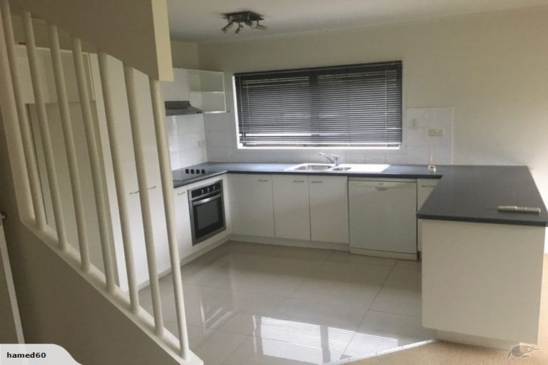 Photo of property in 8 Claret Place, Henderson, Auckland, 0612