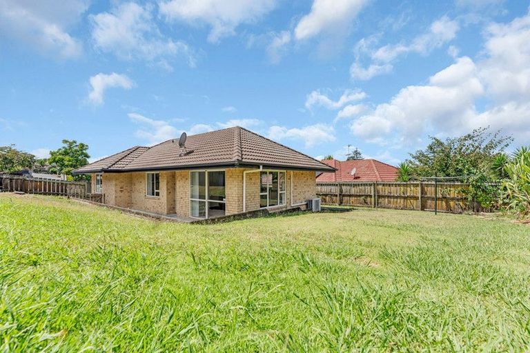 Photo of property in 17 Cretian Crescent, Henderson, Auckland, 0612