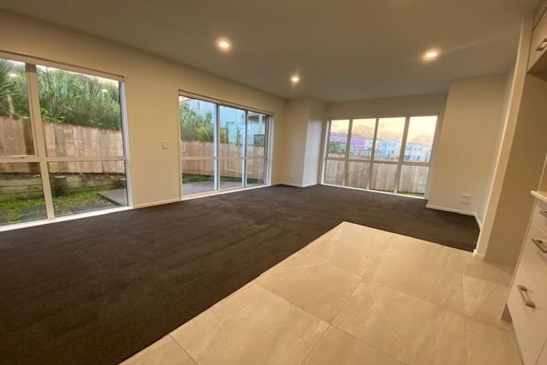 Photo of property in 9 Fernly Rise, Flat Bush, Auckland, 2019