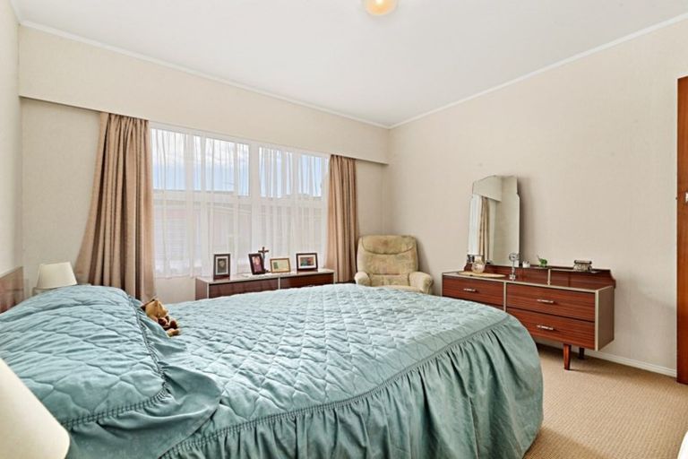 Photo of property in 2/4 Menary Street, Papakura, 2110