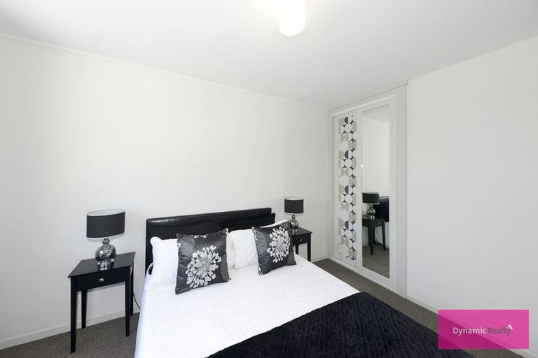 Photo of property in 2/32 Mona Vale Avenue, Riccarton, Christchurch, 8011