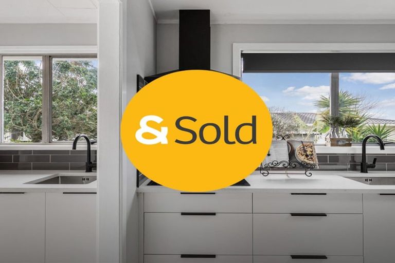 Photo of property in 54 Sikkim Crescent, Clover Park, Auckland, 2019