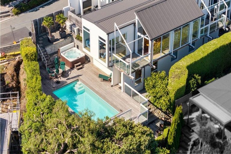 Photo of property in 12 Balmoral Lane, Redcliffs, Christchurch, 8081