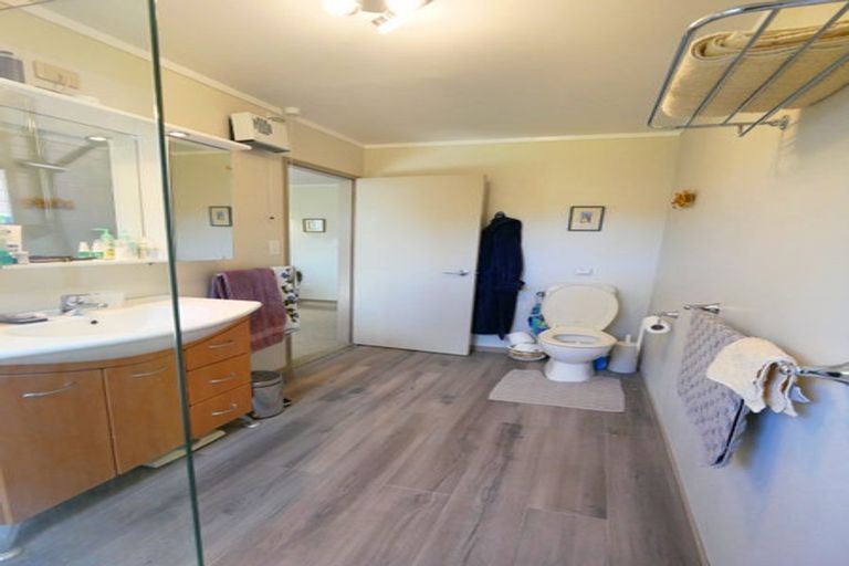 Photo of property in 119 Paekakariki Hill Road, Pauatahanui, Porirua, 5381