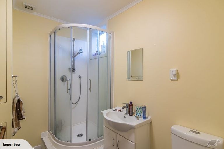 Photo of property in 196 Glenmore Street, Northland, Wellington, 6012