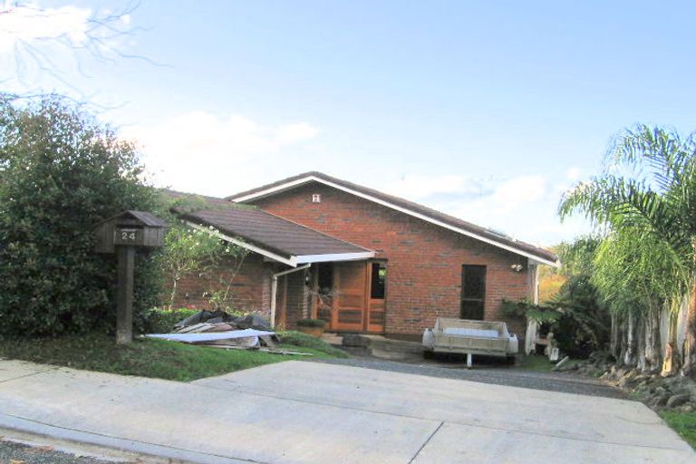 Photo of property in 24 Tawhana Crescent, Red Beach, 0932