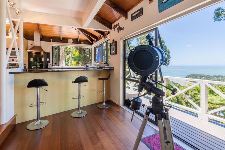 Photo of property in 84 Park Road, Titirangi, Auckland, 0604