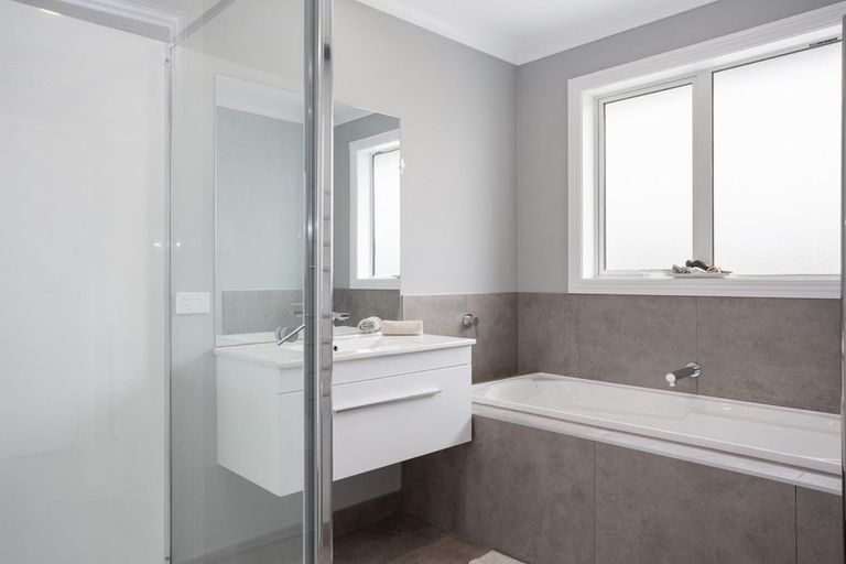 Photo of property in 35 Koura Drive, Rangiora, 7400