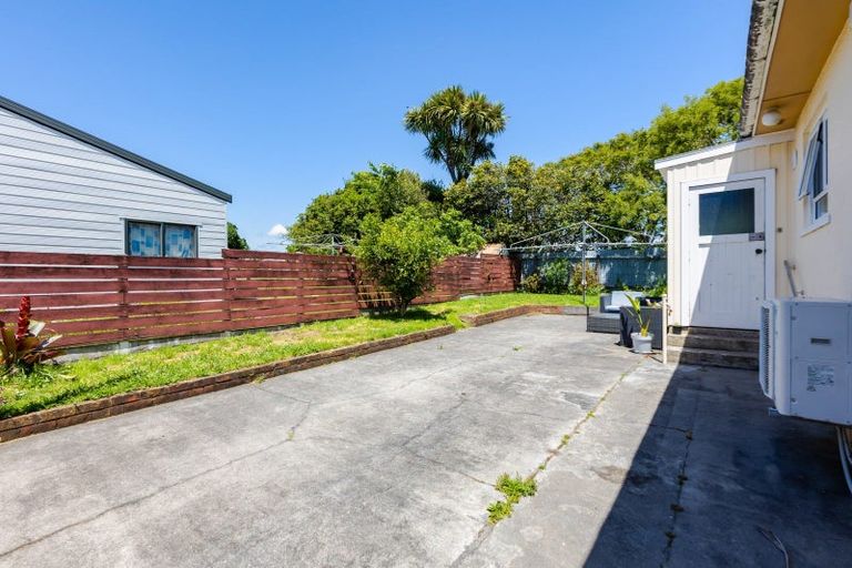 Photo of property in 205 South Road, Spotswood, New Plymouth, 4310