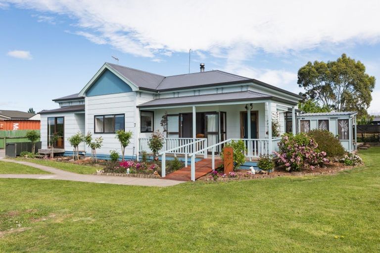 Photo of property in 7 Rathbone Street, Waipawa, 4210