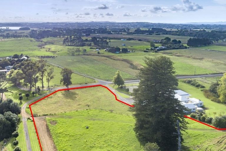 Photo of property in 41 Mcnaughten Road, Karioitahi, Waiuku, 2683