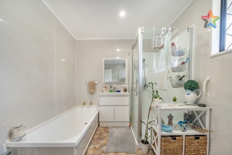 Photo of property in 2/8 Hewer Crescent, Naenae, Lower Hutt, 5011