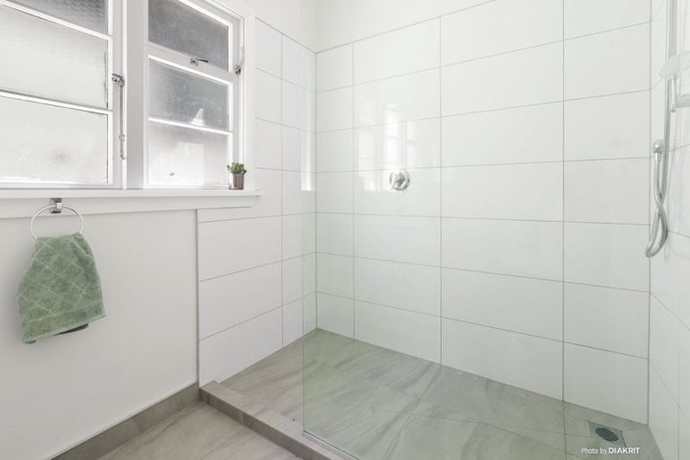 Photo of property in 122 The Parade, Island Bay, Wellington, 6023