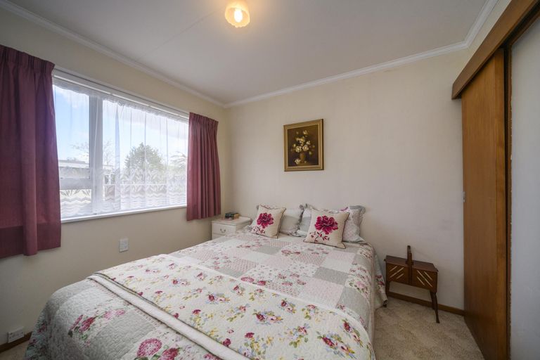 Photo of property in 66 Ruamahanga Crescent, Terrace End, Palmerston North, 4410