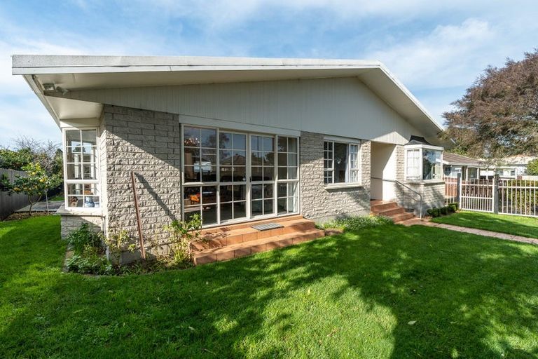 Photo of property in 35 Alison Street, Hamilton Lake, Hamilton, 3204