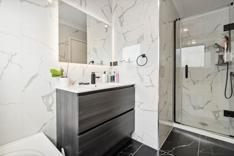 Photo of property in 19 The Enclave, Totara Heights, Auckland, 2105