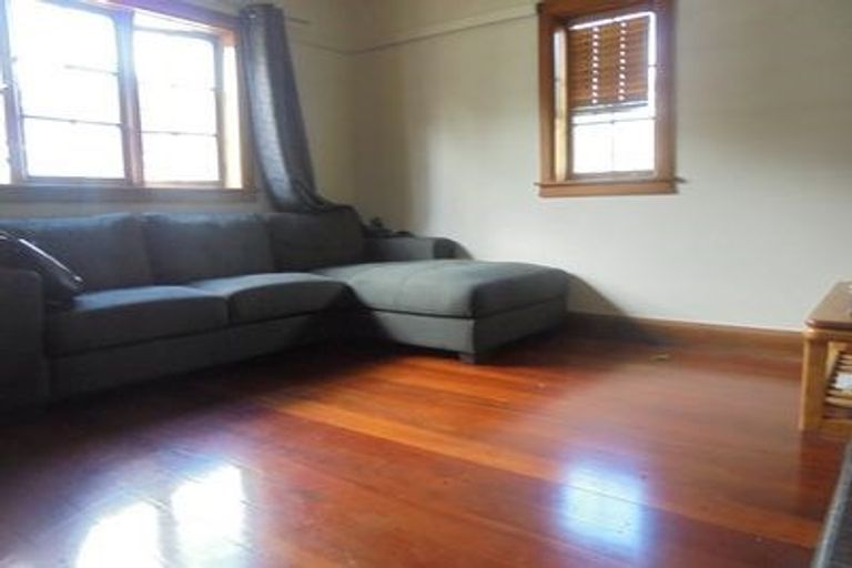 Photo of property in 7 Pembroke Road, Northland, Wellington, 6012