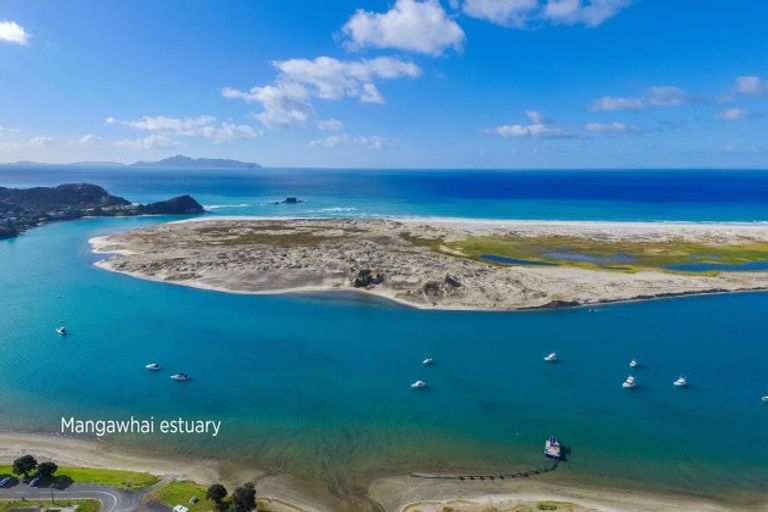 Photo of property in 10 Lakeview Lane, Mangawhai, 0573