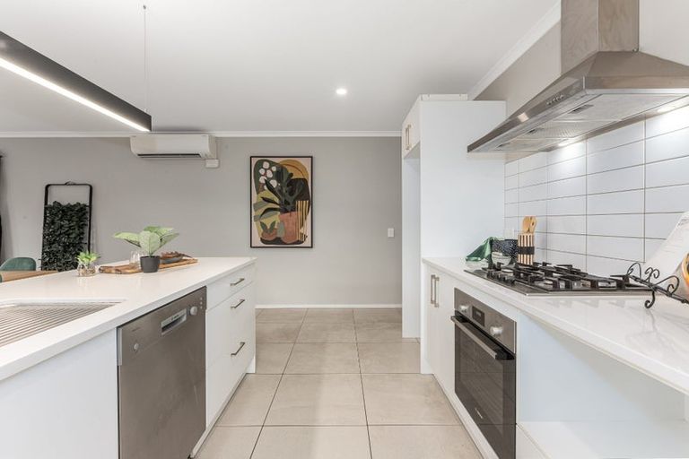 Photo of property in 33 Tradewinds Drive, Whitby, Porirua, 5024