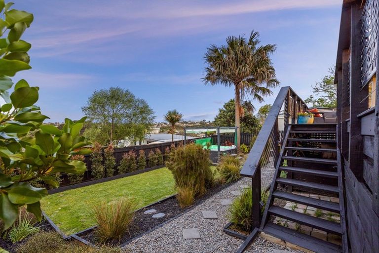 Photo of property in 5b Kauri Road, Stanmore Bay, Whangaparaoa, 0932