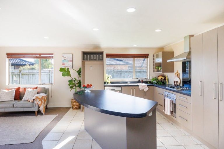 Photo of property in 21 Cleveland Heights, Kelvin Grove, Palmerston North, 4414