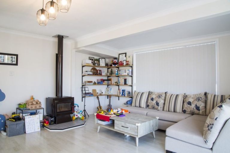 Photo of property in 43 Strid Road, Te Atatu South, Auckland, 0610