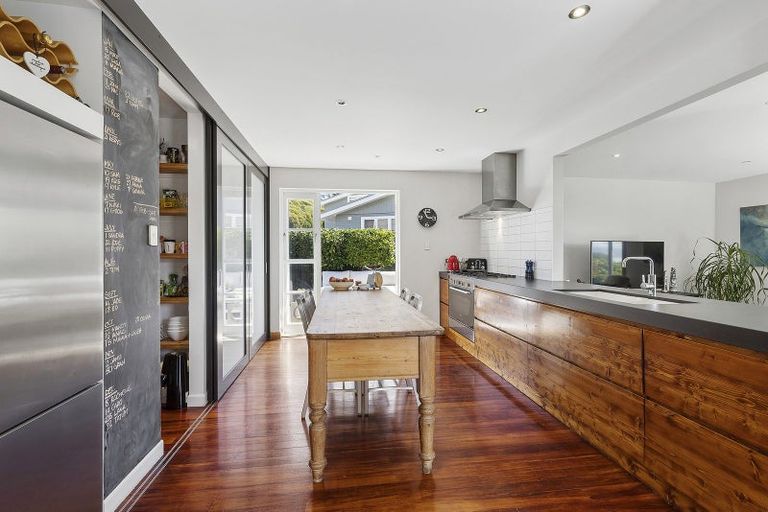 Photo of property in 18 Kapekape Place, Pukerua Bay, 5026