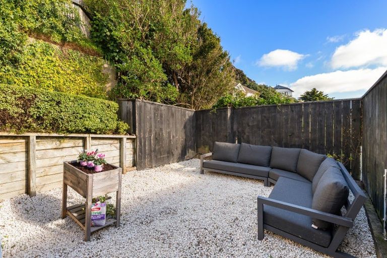 Photo of property in 78 The Crescent, Roseneath, Wellington, 6011