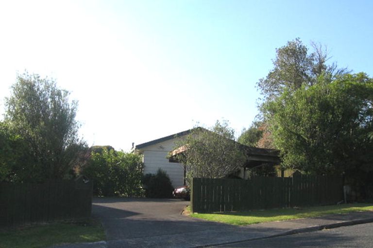 Photo of property in 56 Halberg Street, Glenfield, Auckland, 0629
