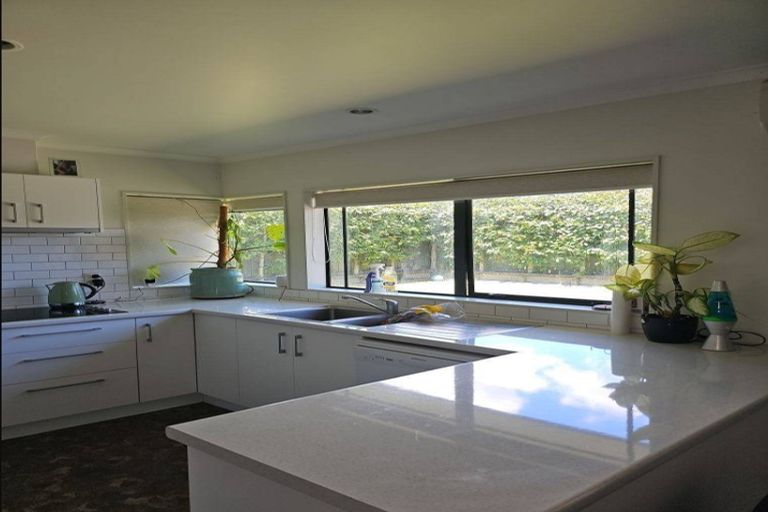 Photo of property in 33 Saint James Drive, Huntington, Hamilton, 3210