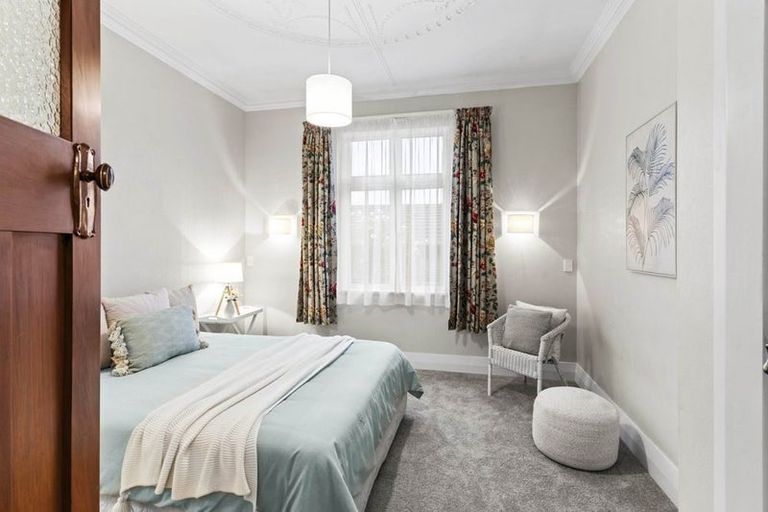 Photo of property in 241 Bay View Road, Saint Clair, Dunedin, 9012