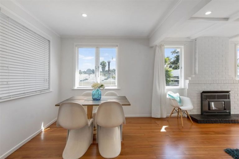 Photo of property in 68 Glen Road, Ranui, Auckland, 0612