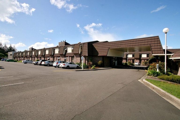 Photo of property in 4 Henwood Road, Mangere East, Auckland, 2024