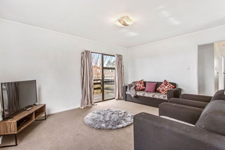 Photo of property in 2/63 John Walker Drive, Manurewa, Auckland, 2102