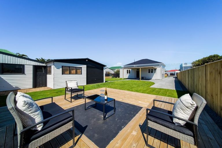 Photo of property in 56 Vogel Street, Hawera, 4610