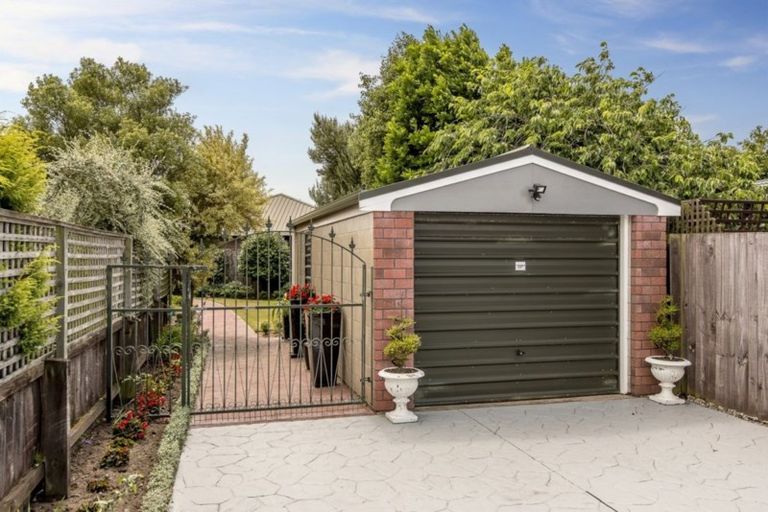 Photo of property in 31 Kirsten Place, Parklands, Christchurch, 8083