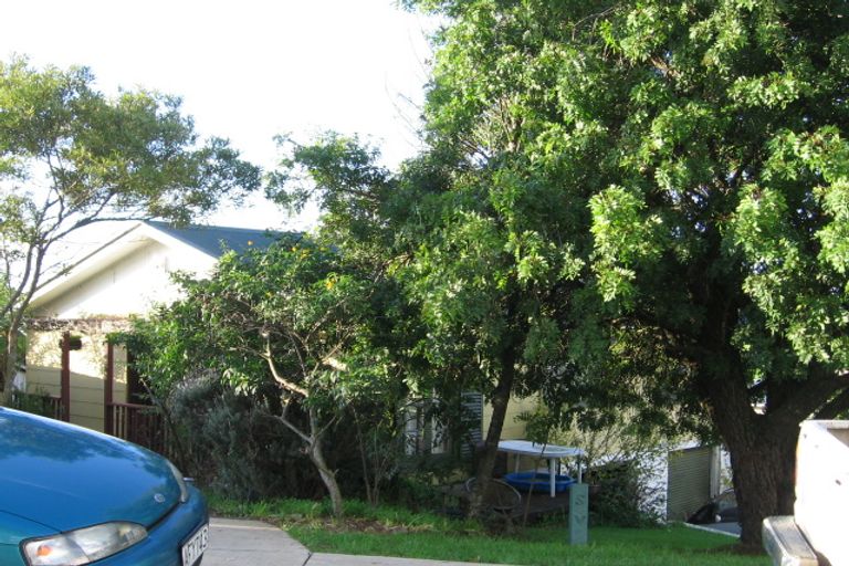 Photo of property in 26 Tawhana Crescent, Red Beach, 0932