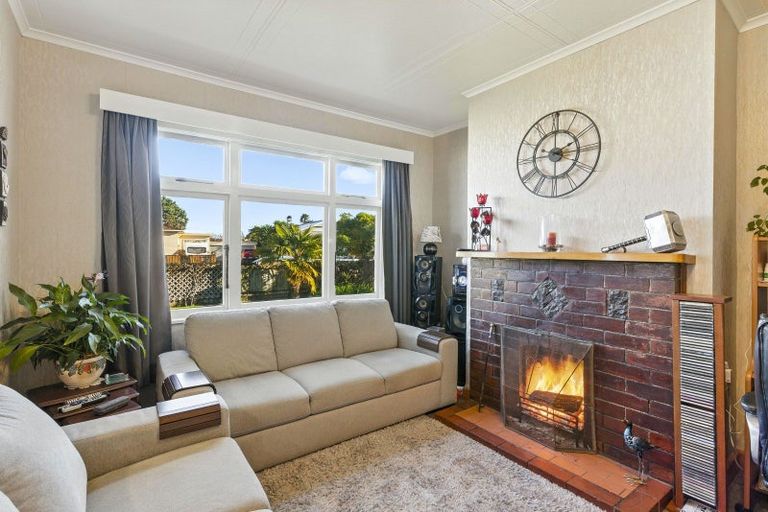 Photo of property in 2 Weraroa Road, Levin, 5510